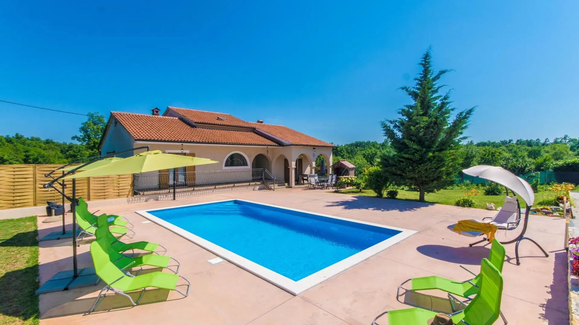 Villa Dream House, A Charming Pet Friendly Villa Žminj